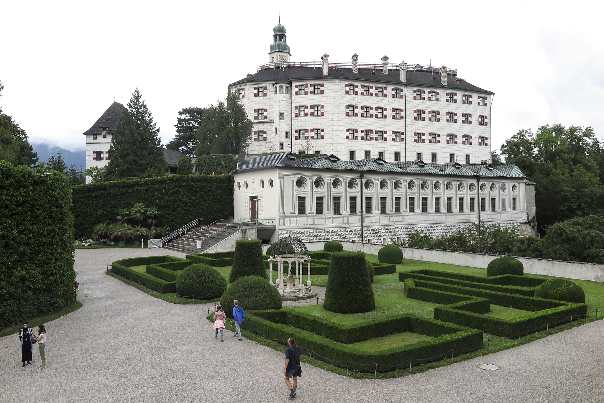 Schloss Ambras, Innsbruck (Photo license: CC BY-NC 2.0)